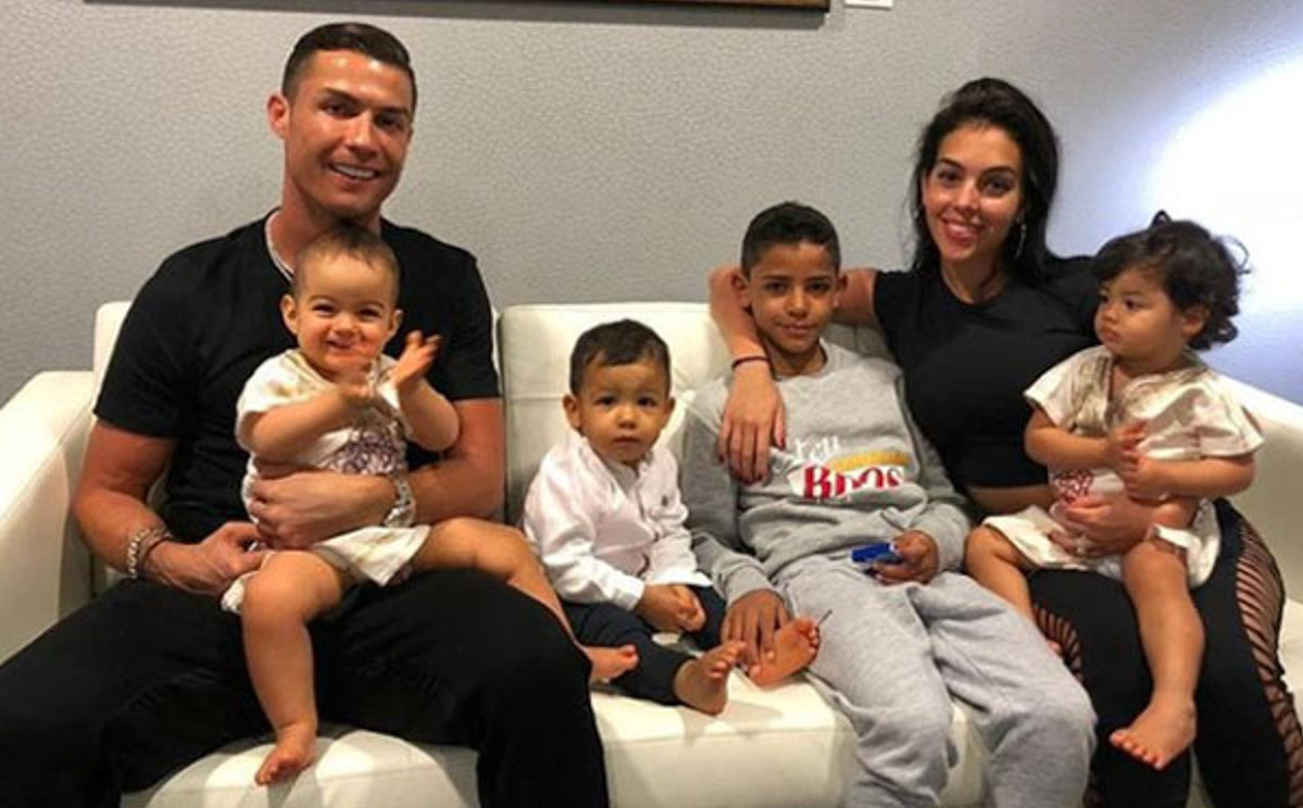 Ronaldo Jr sẽ ổn định lại việc học tại Manchester