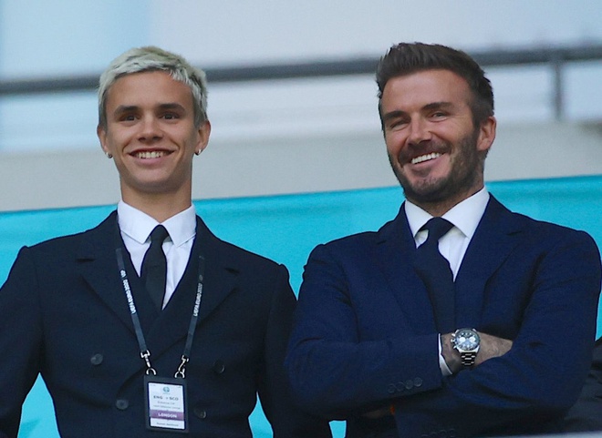 Romeo Beckham chính thức nối nghiệp bóng đá của bố
