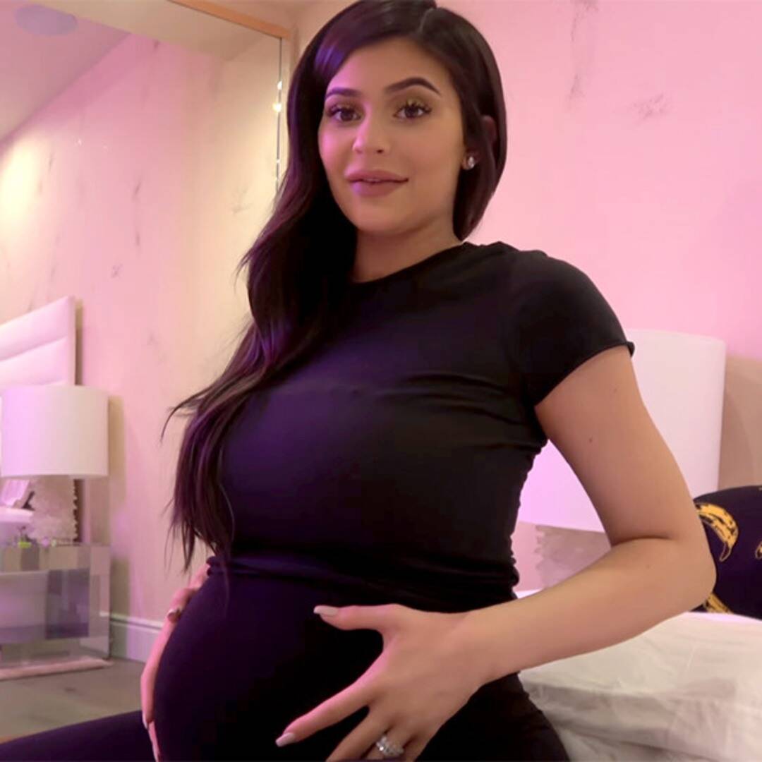 Kylie Jenner mang thai con thứ 2 với rapper Travis Scott